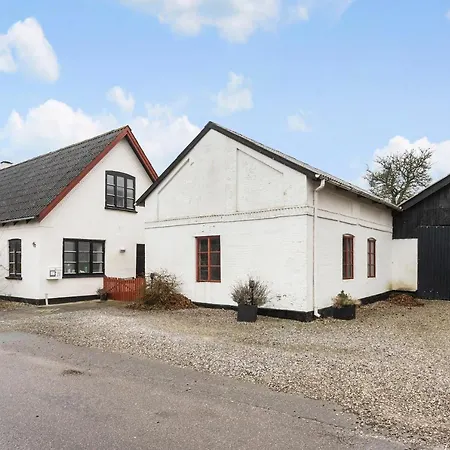 “den Gamle Lade I Hejls” Bed and Breakfast 4*