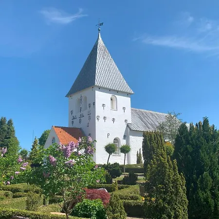 Bed and Breakfast “den Gamle Lade I Hejls”